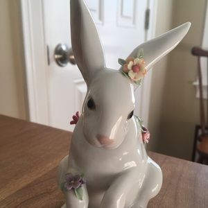 ***SOLD***Lladro “Sitting Bunny” 6100 Mint Condi